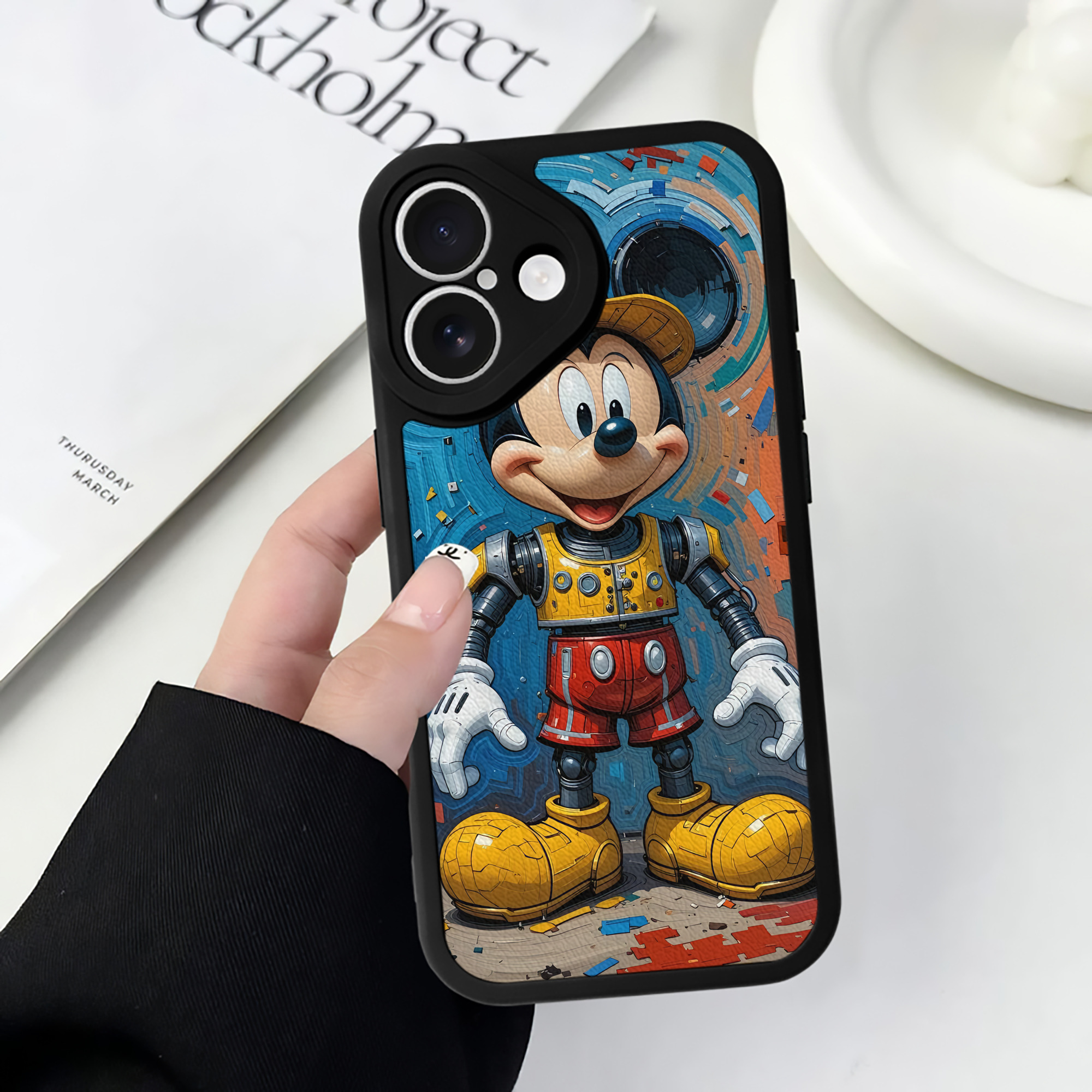 （画像用） ミッキーマウス Mickey Mouse 【iPhone 16シリーズ対応】シリコンスマホケース（レザー調） 材質：シリコン